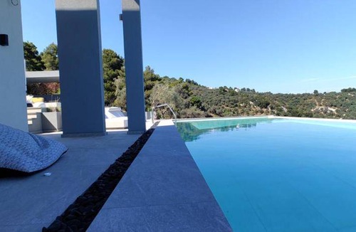 Achladies Villa | 200 m² Villa ∙ 5 bedrooms ∙ 11 guests
