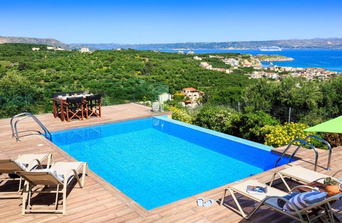 Almyrida Villa | 203 m² Villa ∙ 3 bedrooms ∙ 6 guests