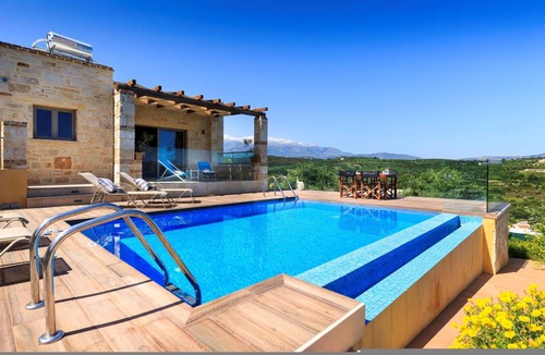 Almyrida Villa | 203 m² Villa ∙ 3 bedrooms ∙ 6 guests
