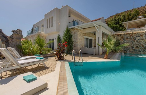 Sivas Villa | 205 m² Villa ∙ 3 bedrooms ∙ 6 guests