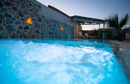 Sivas Villa | 205 m² Villa ∙ 3 bedrooms ∙ 6 guests
