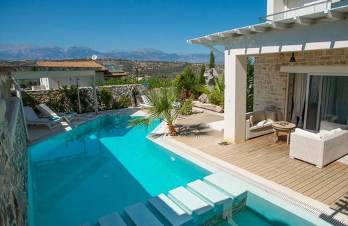Sivas Villa | 205 m² Villa ∙ 3 bedrooms ∙ 6 guests