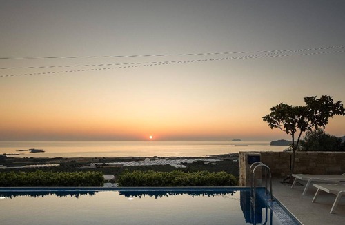 Limeniskos House | 210 m² House ∙ 5 bedrooms ∙ 12 guests