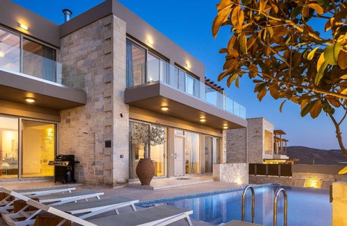 Limeniskos House | 210 m² House ∙ 5 bedrooms ∙ 12 guests