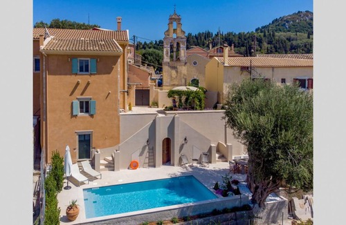 Achilleio Villa | 210 m² Villa ∙ 3 bedrooms ∙ 7 guests
