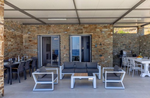 Agios Sostis Villa | 210 m² Villa ∙ 3 bedrooms ∙ 8 guests
