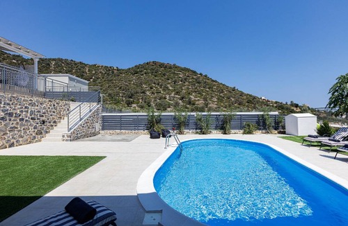 Vlichada House | 216 m² House ∙ 4 bedrooms ∙ 9 guests