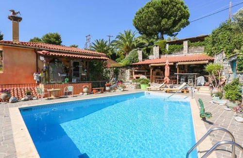 Achladies Apartment | 220 m² Apartment ∙ 5 bedrooms ∙ 8 guests