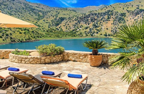 Kavallos House | 220 m² House ∙ 6 bedrooms ∙ 16 guests