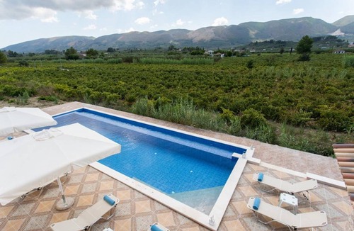 Agia Marina House | 228 m² House ∙ 7 bedrooms ∙ 15 guests