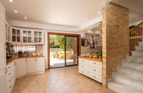 Kallithea House | 230 m² House ∙ 5 bedrooms ∙ 11 guests
