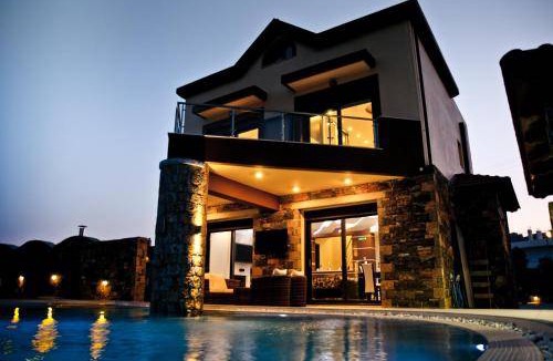 Katsikia Resort | 230 m² Resort ∙ 4 bedrooms ∙ 8 guests