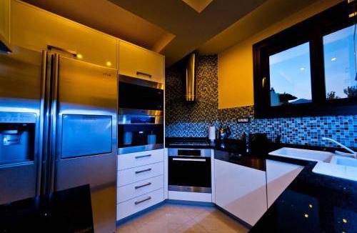 Katsikia Resort | 230 m² Resort ∙ 4 bedrooms ∙ 8 guests