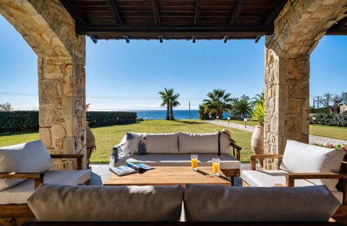 Nea Skioni Villa | 234 m² Villa ∙ 4 bedrooms ∙ 10 guests