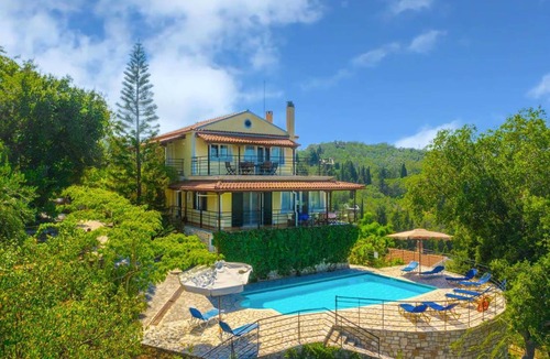 Lakka Villa | 240 m² Villa ∙ 5 bedrooms ∙ 10 guests
