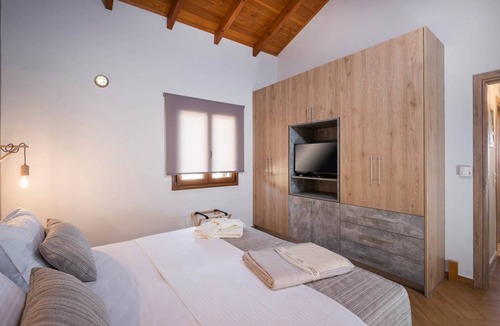Gavalochori Villa | 240 m² Villa ∙ 5 bedrooms ∙ 11 guests