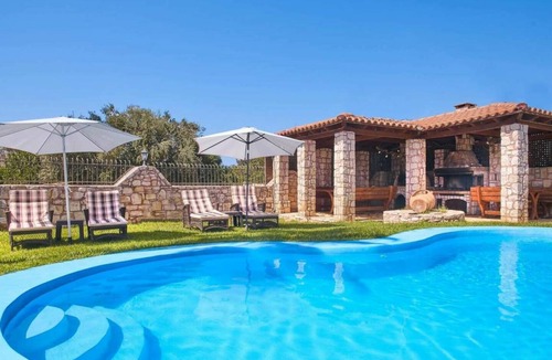 Oasis Villa | 240 m² Villa ∙ 5 bedrooms ∙ 9 guests