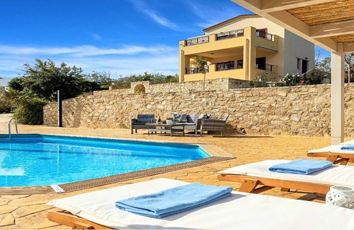 Episkopi Apartment | 250 m² Apartment ∙ 5 bedrooms ∙ 16 guests