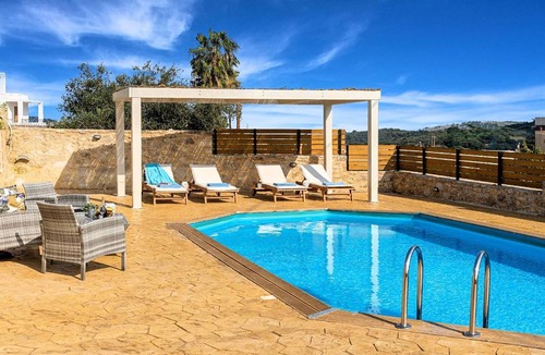Episkopi Apartment | 250 m² Apartment ∙ 5 bedrooms ∙ 16 guests
