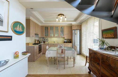 Kalamaria Apartment | 250 m² Apartment ∙ 2 bedrooms ∙ 4 guests