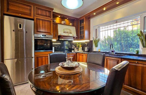Saronikos Villa | 250 m² Villa ∙ 3 bedrooms ∙ 7 guests