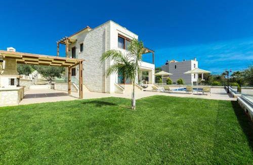 Kalyves Villa | 250 m² Villa ∙ 3 bedrooms ∙ 7 guests