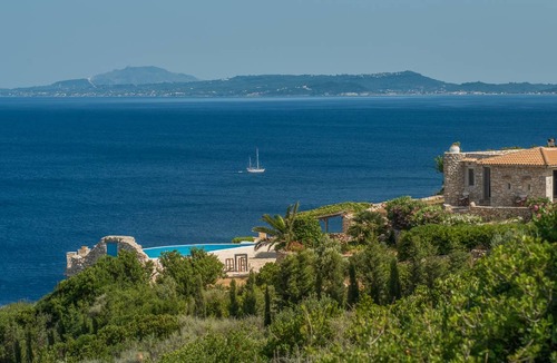 Korithi Villa | 250 m² Villa ∙ 4 bedrooms ∙ 8 guests