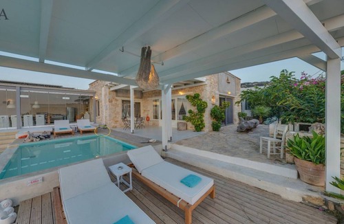 Pitsidia Villa | 250 m² Villa ∙ 4 bedrooms ∙ 8 guests
