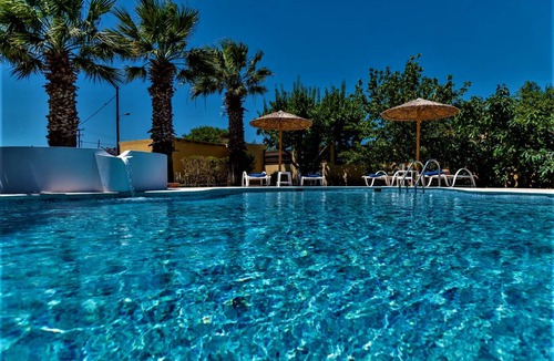 Zipari Villa | 250 m² Villa ∙ 5 bedrooms ∙ 12 guests