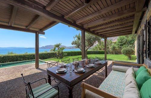 Pefkos Villa | 250 m² Villa ∙ 6 bedrooms ∙ 15 guests
