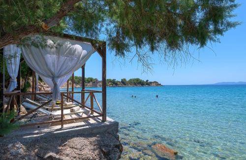 Pefkos Villa | 250 m² Villa ∙ 6 bedrooms ∙ 15 guests
