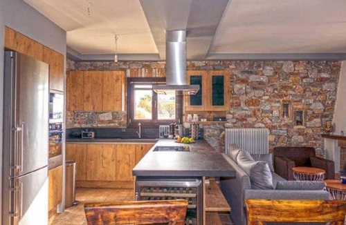 Megas Gialos House | 265 m² House ∙ 5 bedrooms ∙ 10 guests