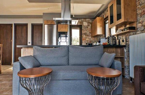 Megas Gialos House | 265 m² House ∙ 5 bedrooms ∙ 10 guests