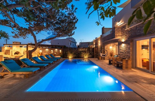 Koutsouras House | 270 m² House ∙ 7 bedrooms ∙ 18 guests