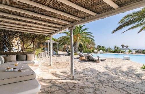Platis Gialos Villa | 275 m² Villa ∙ 6 bedrooms ∙ 12 guests