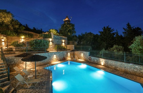 Vlachopoulatika Villa | 280 m² Villa ∙ 4 bedrooms ∙ 9 guests