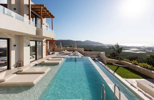 Limeniskos Villa | 280 m² Villa ∙ 7 bedrooms ∙ 16 guests