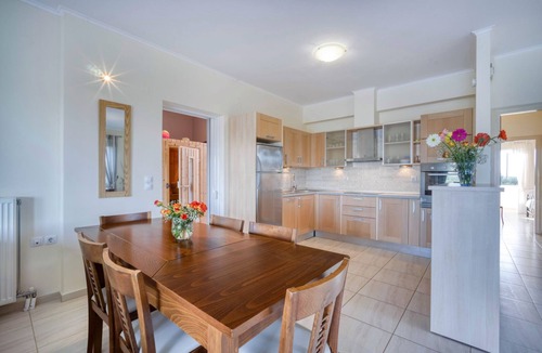 Stavromenos Villa | 3 Bed & 3 bath Modern Villa - Sauna, Jacuzzi,pool, Wi-fi & wheel chair friendly