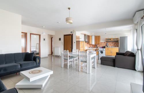 Alexandroupoli Apartment | 3 Bedroom Apartment, Easy Parking