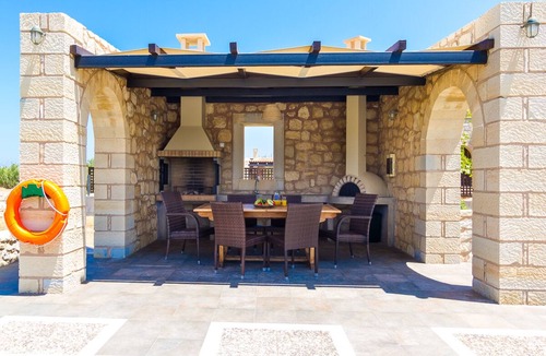 Rapaniana Villa | 3 bedroom Beachfront Villa Emerald 80 meters from the beach