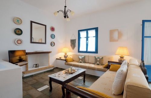 Ampelas House | 3-bedroom house in charming Paros