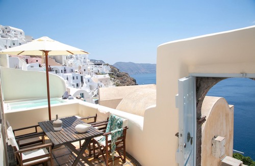 Oia Villa | 3 bedroom villa with private plunge pool