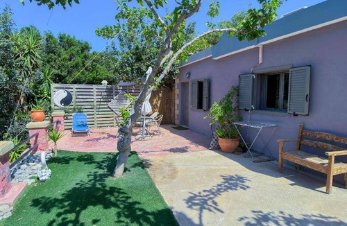 Livadia Apartment | 30 m² Apartment ∙ 4 guests