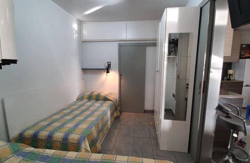 Vouliagmeni Apartment | 30 m² Apartment ∙ 1 bedroom ∙ 4 guests