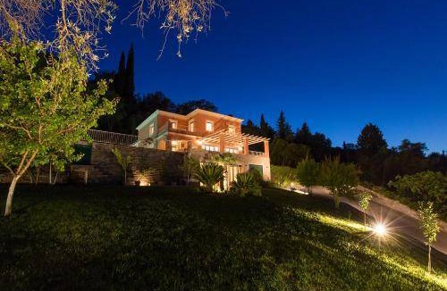 Dafnata Villa | 300 m² Villa ∙ 5 bedrooms ∙ 10 guests