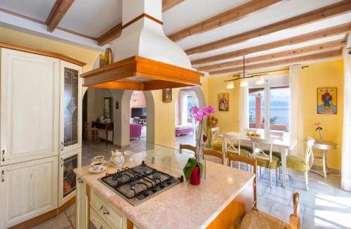 Dafnata Villa | 300 m² Villa ∙ 5 bedrooms ∙ 10 guests
