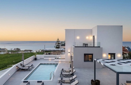Sfakaki Villa | 320 m² Villa ∙ 10 bedrooms ∙ 22 guests