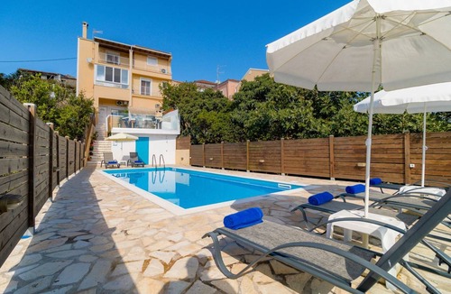 Esperion Villa | 320 m² Villa ∙ 5 bedrooms ∙ 9 guests