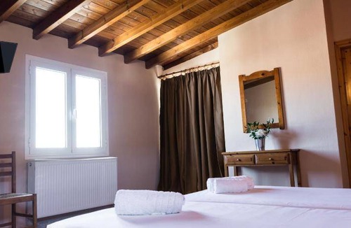 Skiathos Town Apartment | 35 m² Apartment ∙ 2 bedrooms ∙ 127 guests