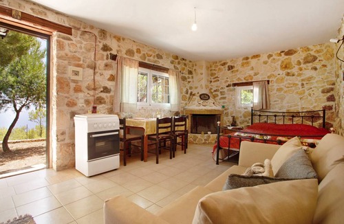 Agia Marina House | 35 m² House ∙ 1 bedroom ∙ 2 guests
